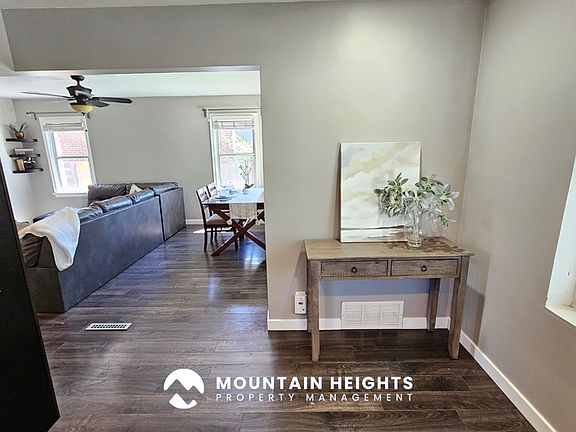 5th image of 2911 S Hudson Cir