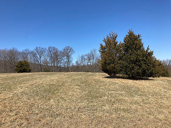 4th image of 18 Hershel Ln
