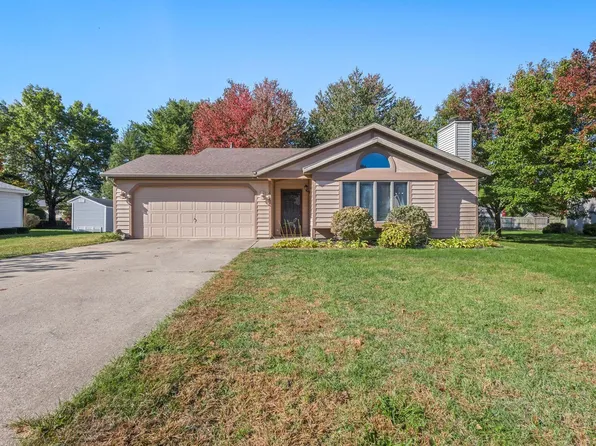 607 Fieldstone Ln, Middlebury, IN 46540