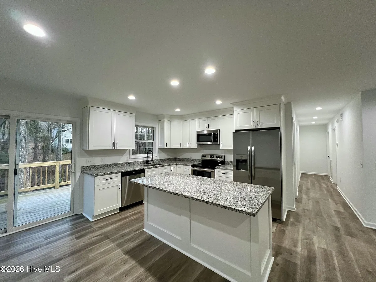 Building Photo - 157 Edinburgh Dr