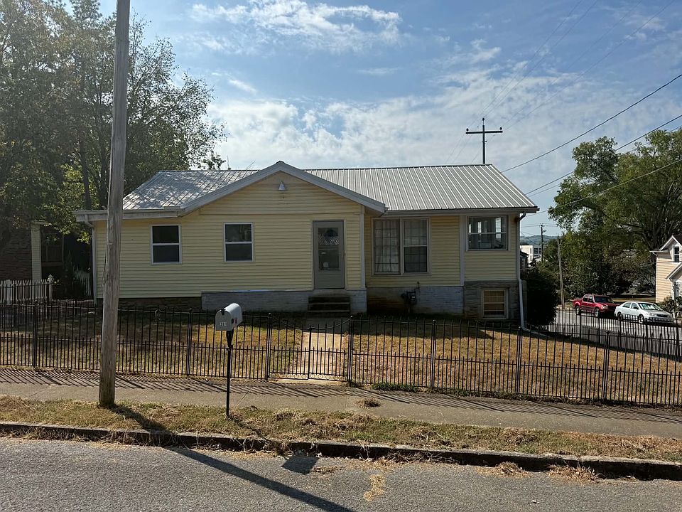 2nd image of 301 Green St