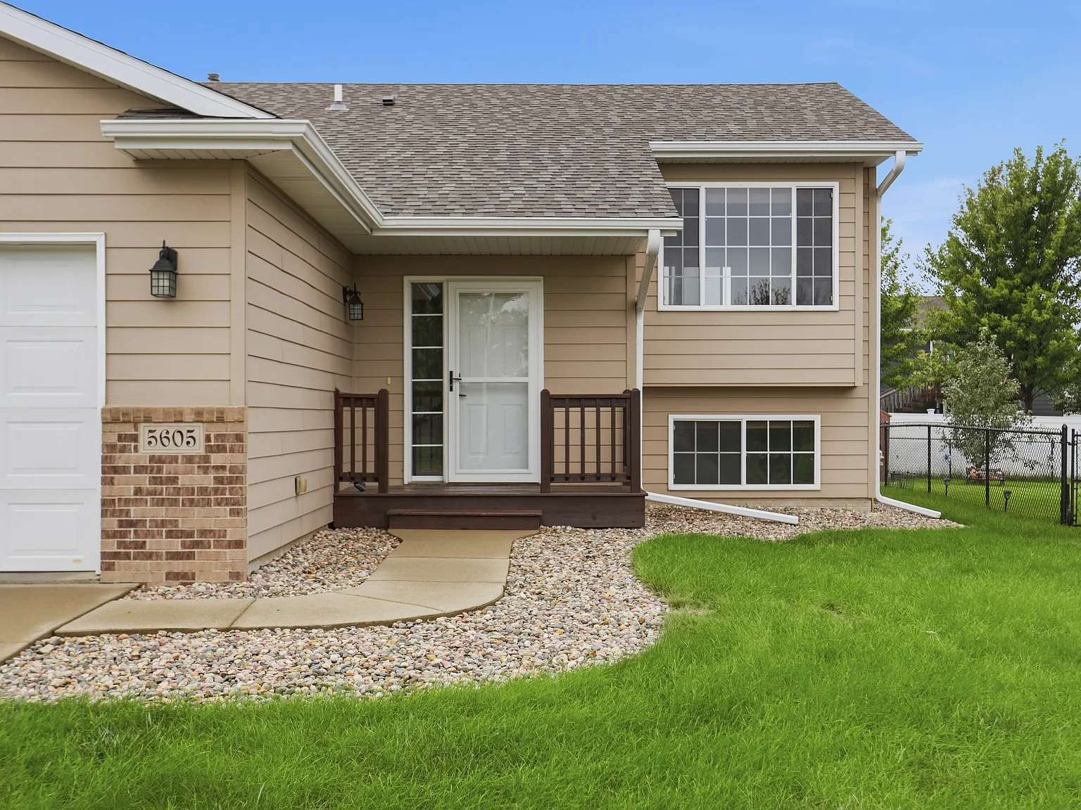 4 bed, 1625 sqft, $2,750 — Photo 1