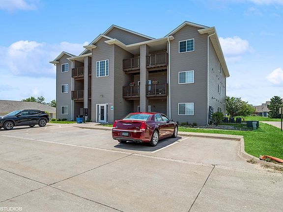 3rd image of 460 N Kansas Ave #3