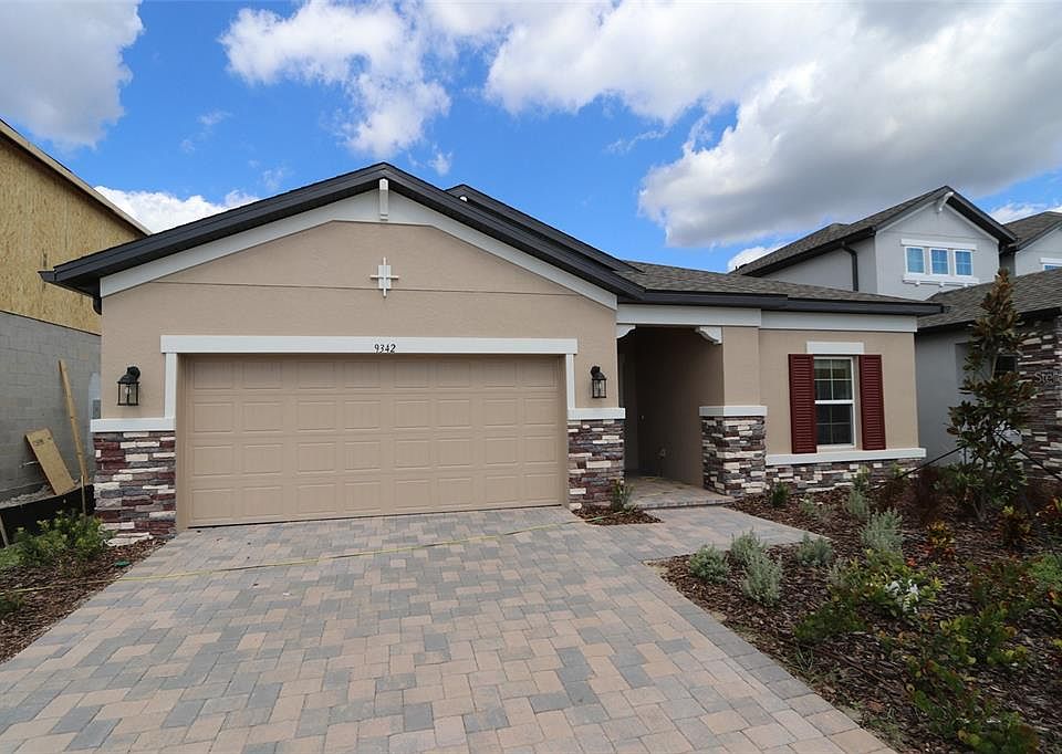 1st image of 9342 Crescent Ray Dr