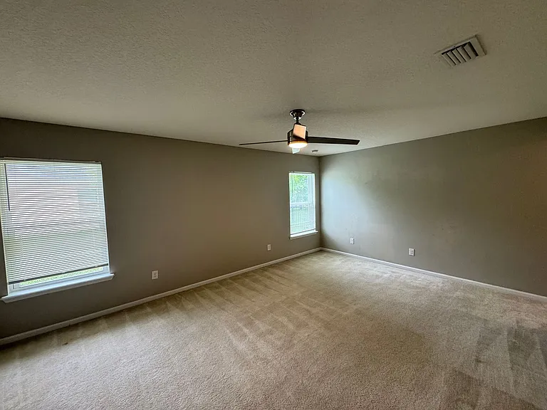 604 Champion Ridge Dr — Photo 16