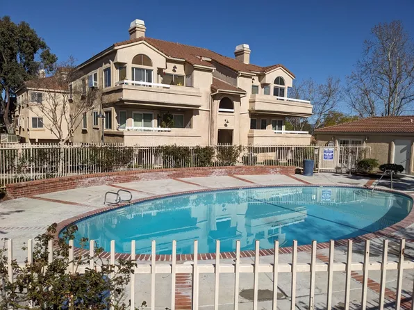 19830 Sandpiper Pl, Newhall, CA 91321