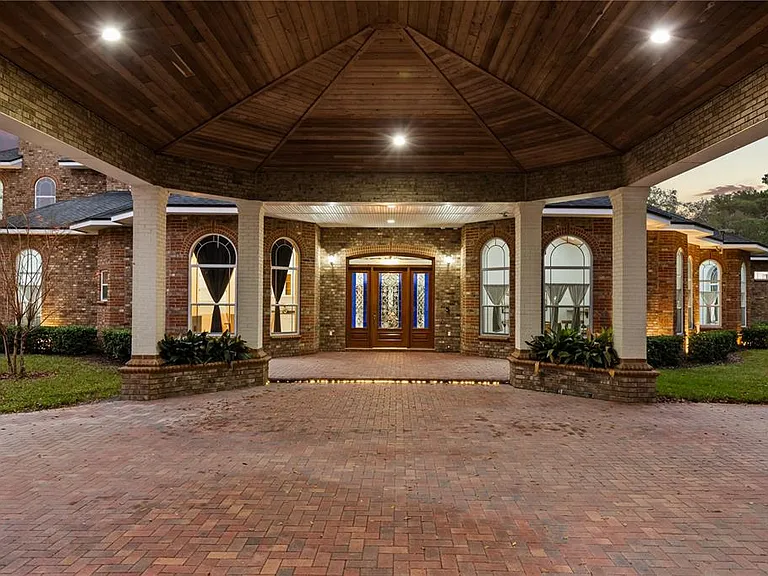 1501 Lake Markham Rd — Photo 3