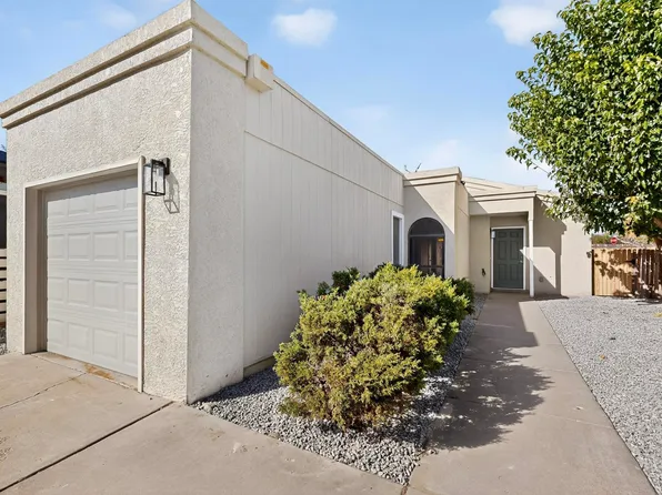 9745 Westbound Ave SW, Albuquerque, NM 87121