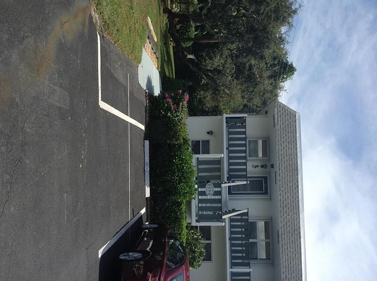 Home For Sale In Cedar Pointe