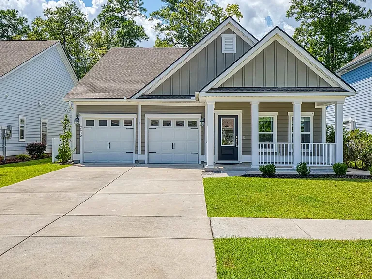 2632 Goldfinch Dr — Photo 1