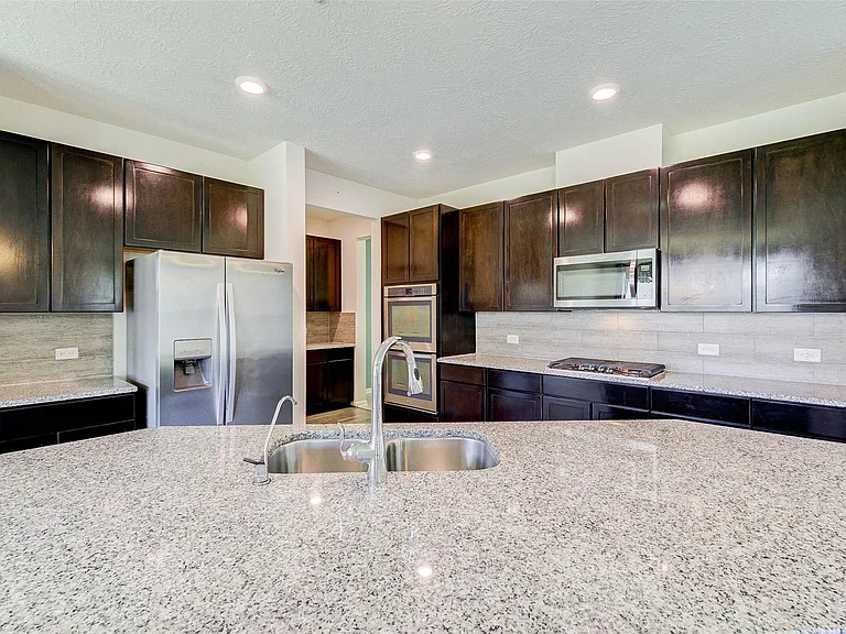 15623 Hanover Breeze Ln — Photo 10