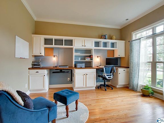 5th image of 224 Bishop Farm Way
