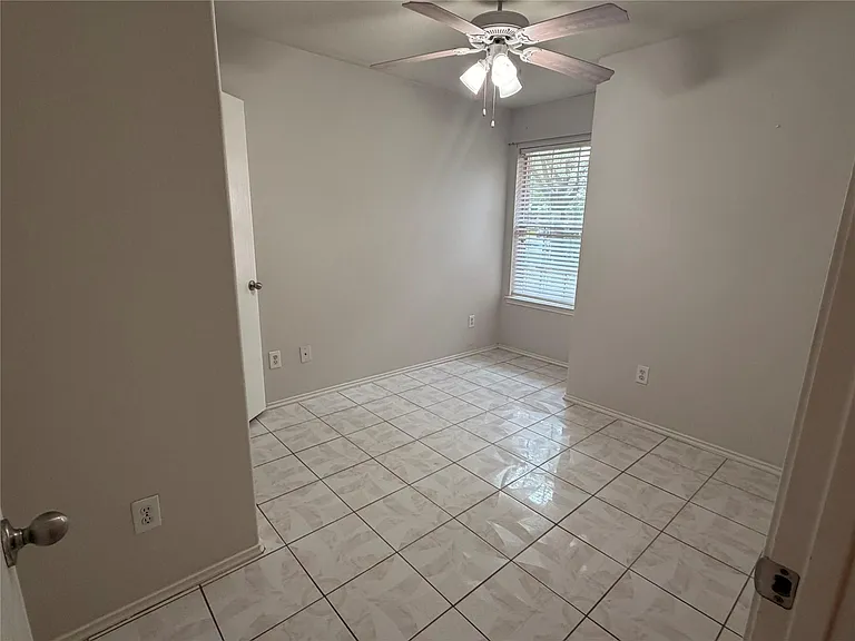 1418 Carolina Grove Ln — Photo 9