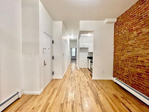 3rd image of 122 Linden St APT 1L
