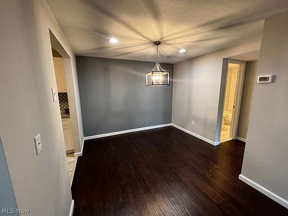 5th image of 216 Moore Rd APT 4B