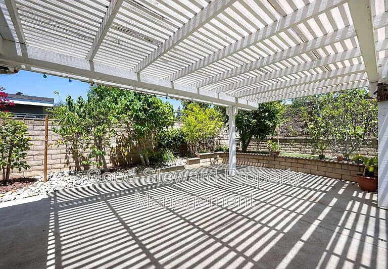 20251 Avenida Del Norte — Photo 32