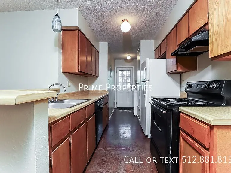9903A Hundred Oaks Cir — Photo 5