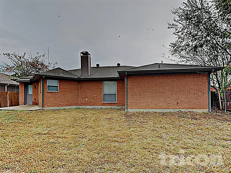 206 Briarglen Dr — Photo 15