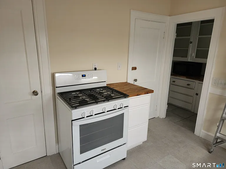 380 McKinley Ave #1 — Photo 6