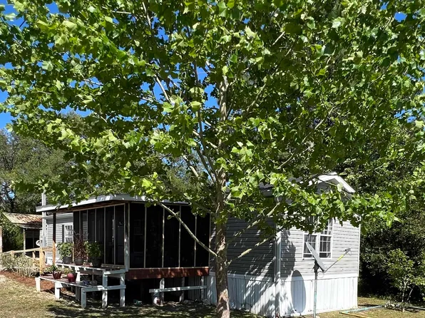 2186 Oak St, Carrabelle, FL 32322