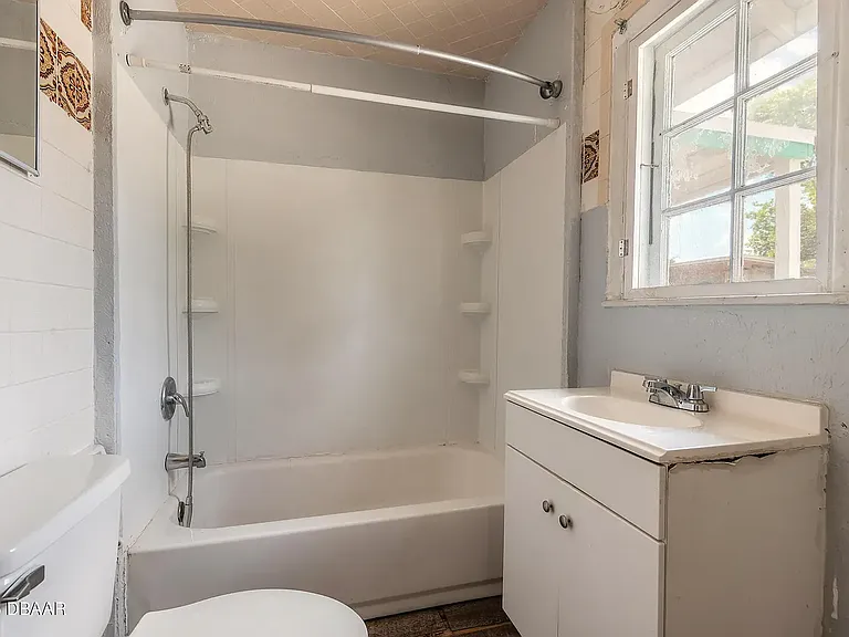 319 Taylor Ave — Photo 11