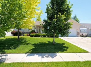 864 E Arrow St, Tooele, UT 84074