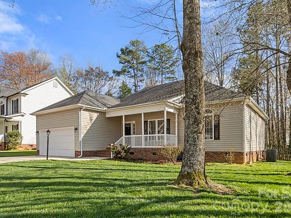 3rd image of 315 Chelveston Dr