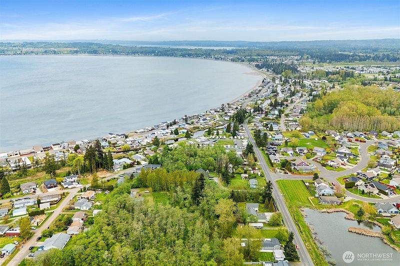 5th image of 4884 Bay Road
