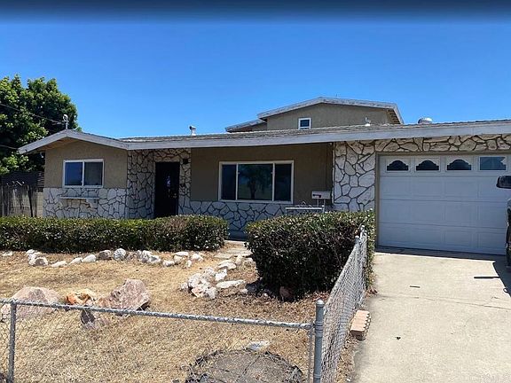 2nd image of 923 Myra Ave