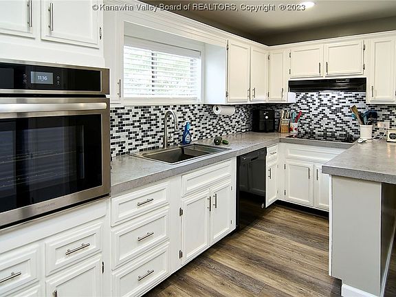 4th image of 108 Sharon Hill Dr