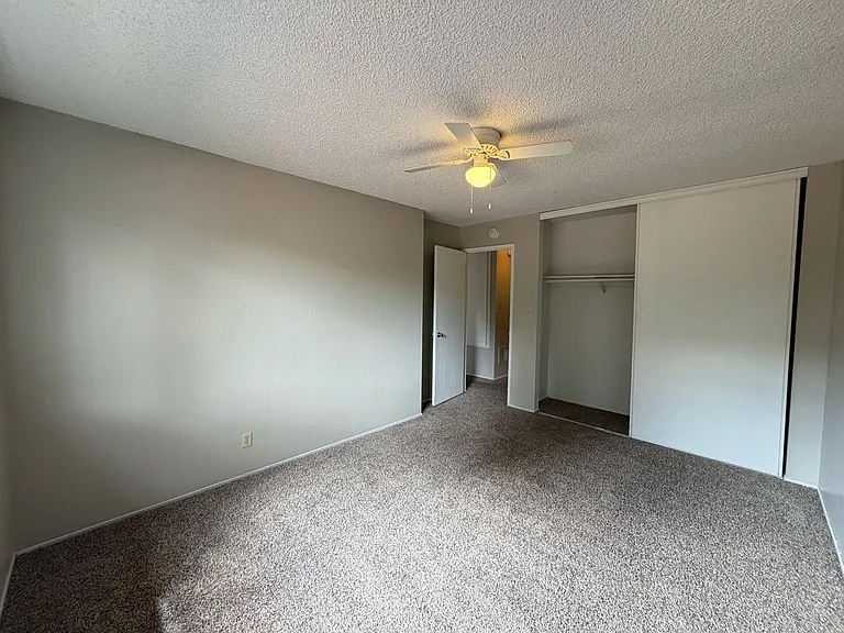 Sharis Apartments — Photo 126