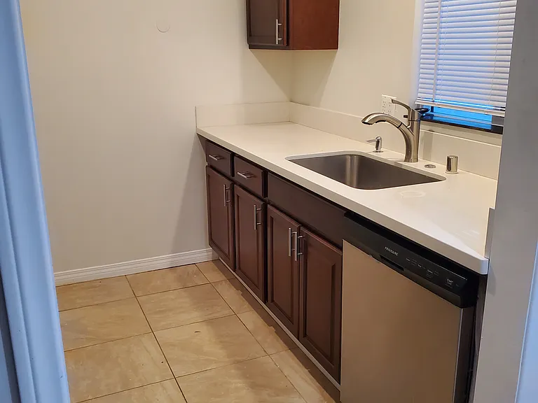 2848 Kadota St — Photo 8