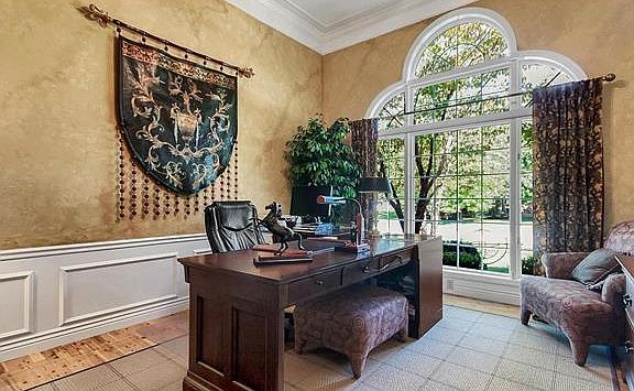 5th image of 15842 Barons Way Dr