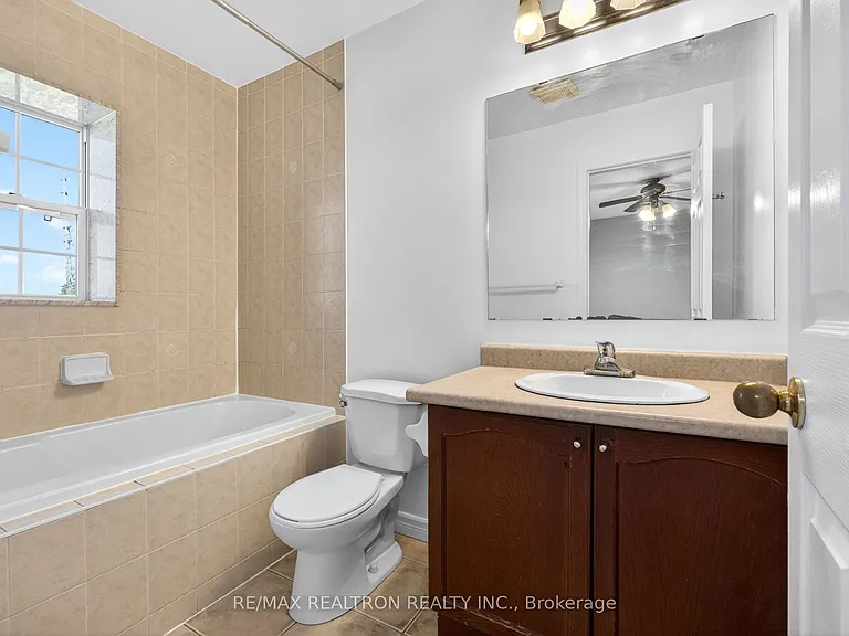 8 Toscana Dr — Photo 12