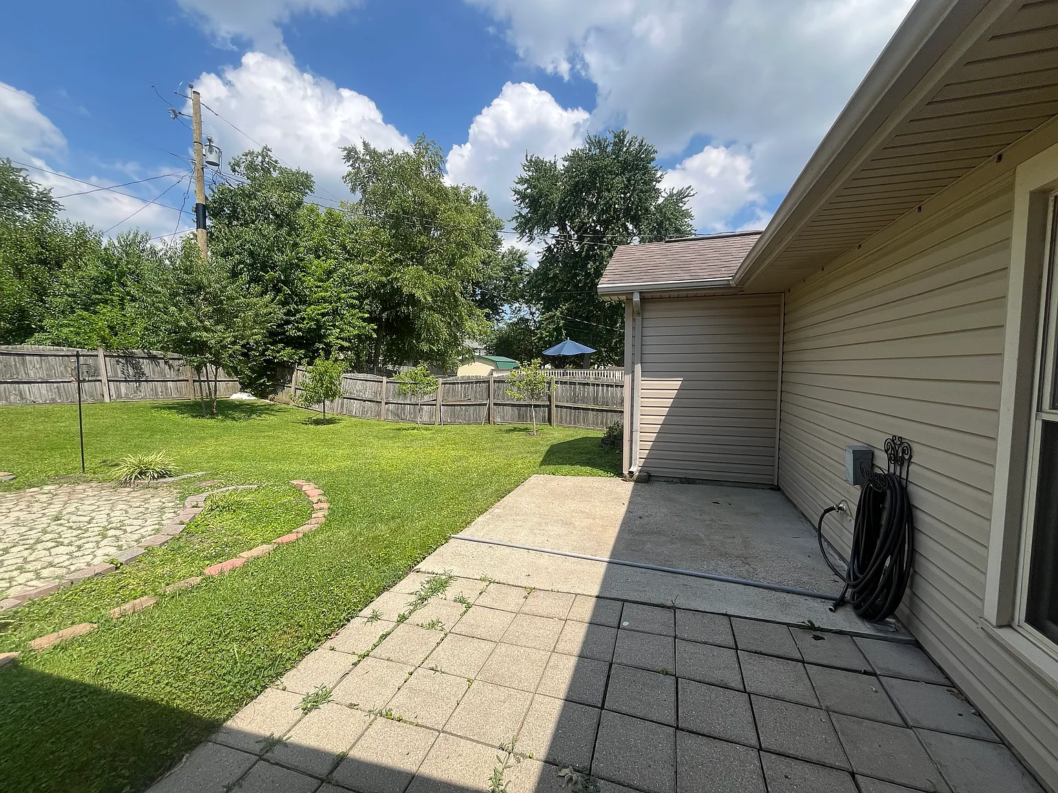 3 bed, 1484 sqft, $2,000 — Photo 2