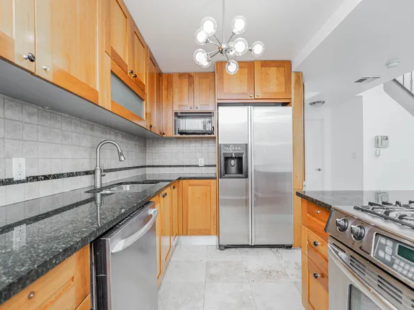 1322 East 14th Street image 5 of 31