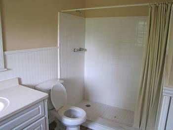 3rd image of 2769 Hillcrest Ave