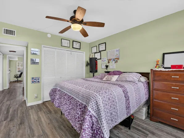 3960 Oaks Clubhouse #110, Pompano Beach, FL 33069
