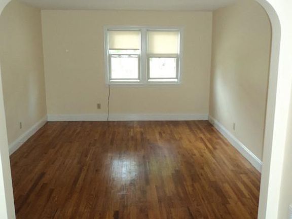 5th image of 261 Highland Ave APT 5