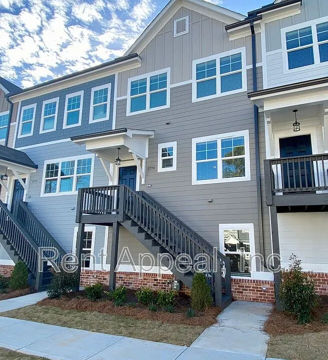 3779 Oxford Cir