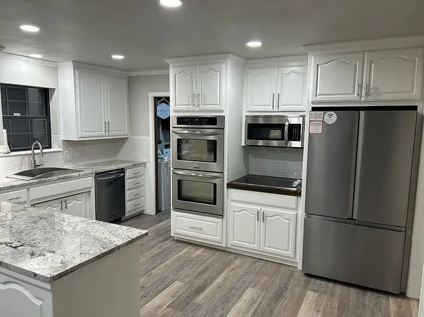 1444 Oakdale Dr, Bartlesville, OK 74006