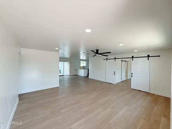 5th image of 4424 W FLOWER Street
