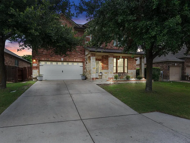 1406 Grande Mesa Dr — Photo 2