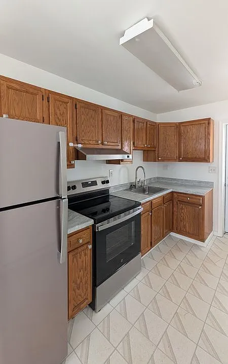 7 bed, 4.0 bath, 800 sqft, $1,250 — Photo 3