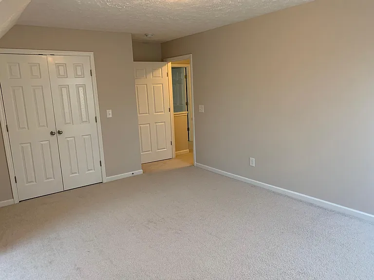 1105 Silvermoon Dr — Photo 10