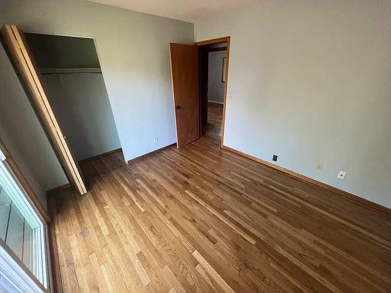 11828 Monroe Cir NE — Photo 10