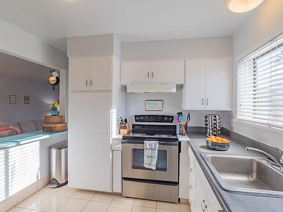 3rd image of 1344 Sandalwood Ct
