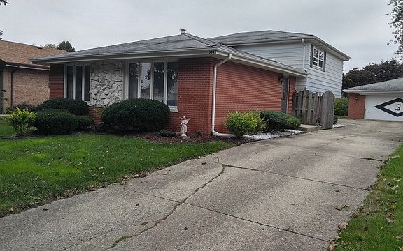 2nd image of 5345 W 88th St
