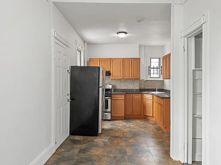 39 Victor St #2 — Photo 11