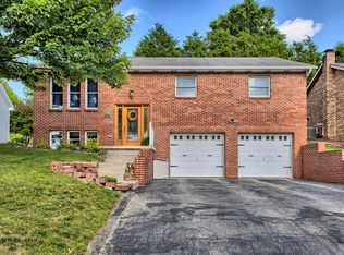 1125 Acorn Dr, Greensburg, PA 15601